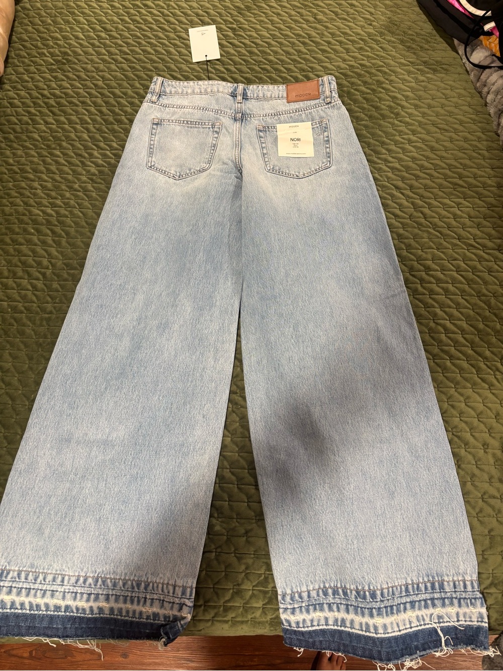Light Wash Distressed Wide-Leg Women’s Jeans - Picture 2 of 4